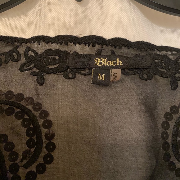 Black crop top - Picture 3 of 4